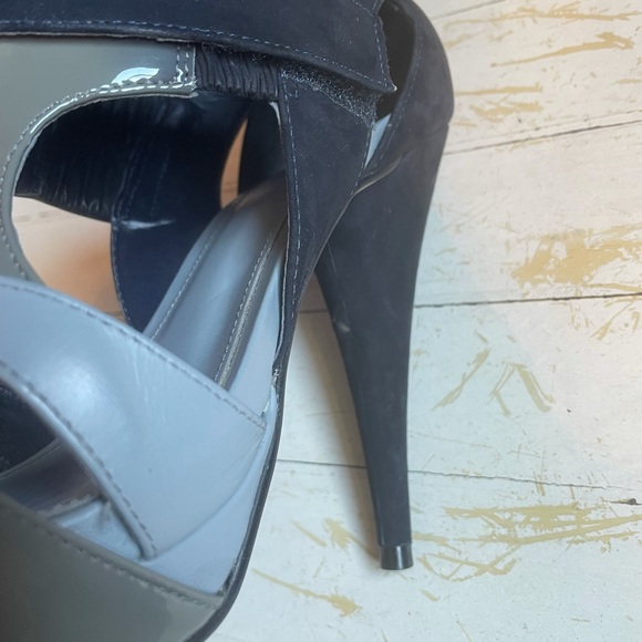 Two Tone Grey & Black Heel - Picture 7 of 7